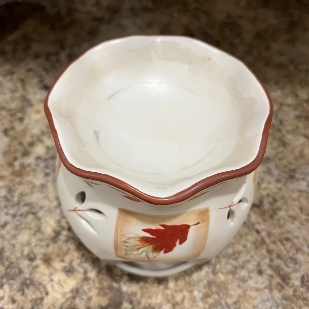 Yankee Candle Natures Touch Tart Warmer Leaf Pattern